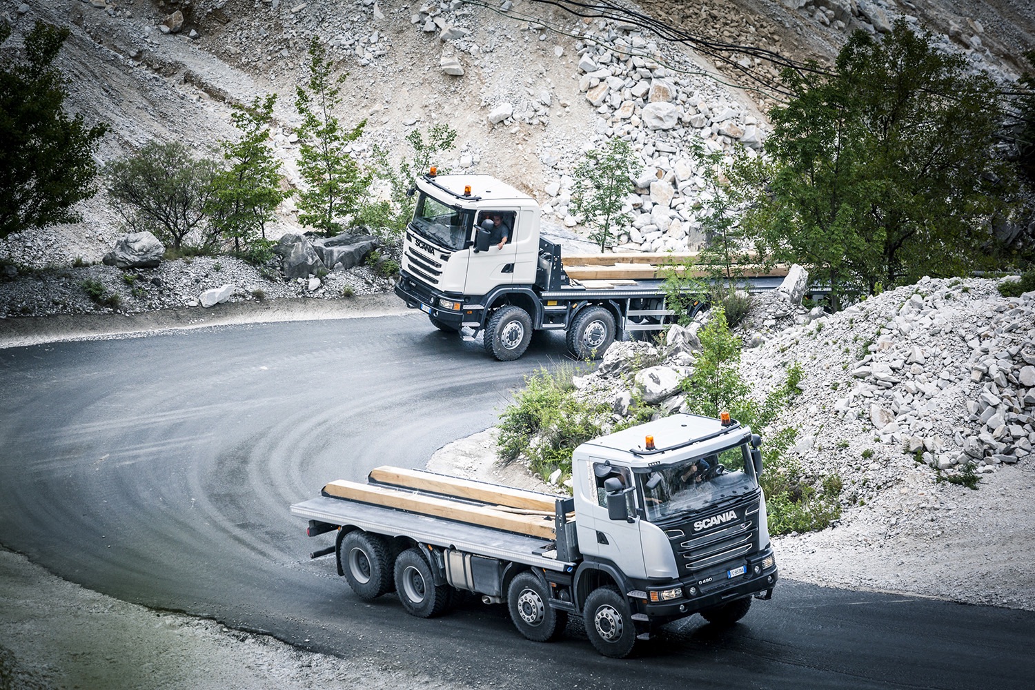  SCANIA 8X8 EURO 6 allestimento personalizzato  " marble truck" Gli-scania-fra-il-marmo-di-carrara-perforare-uncategorized-3